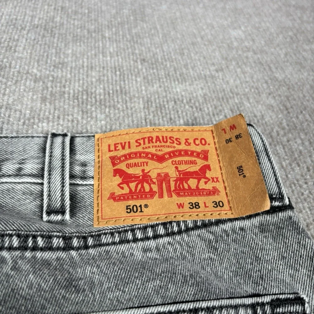Levis 501 Jeans Mens 38x30 Original Fit Straight Leg Gray‎ Denim Cotton NWOT